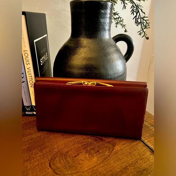 Cartier Mastline Long Kisslock Wallet in Leather (Bordeaux) - Picture 3 of 16